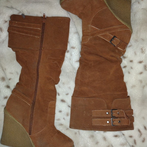 3/$30 Wedge boots - Picture 14 of 16